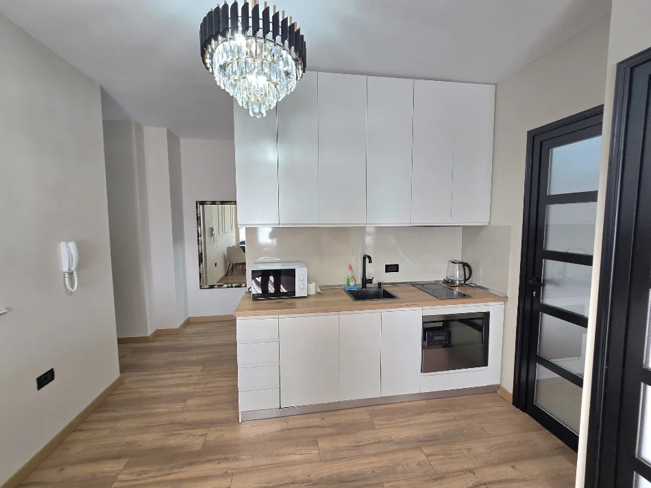 Tirane, jepet me qera apartament 2+1 Kati 5, 850 € 