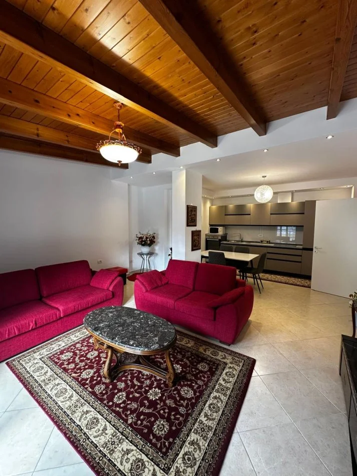 Tirane, jepet me qera apartament 3+1+Ballkon Kati 7, 112 m² 1.400 € (Nëntë Katëshet)