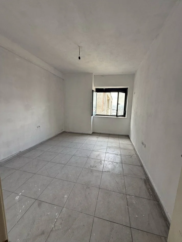 Tirane, shitet 3+1 Kati 8, 116 m² (casa italia)