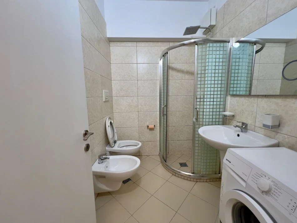 Tirane, jepet me qera apartament 1+1+Ballkon , 72 m² 500 € (ulvi vehbiu)