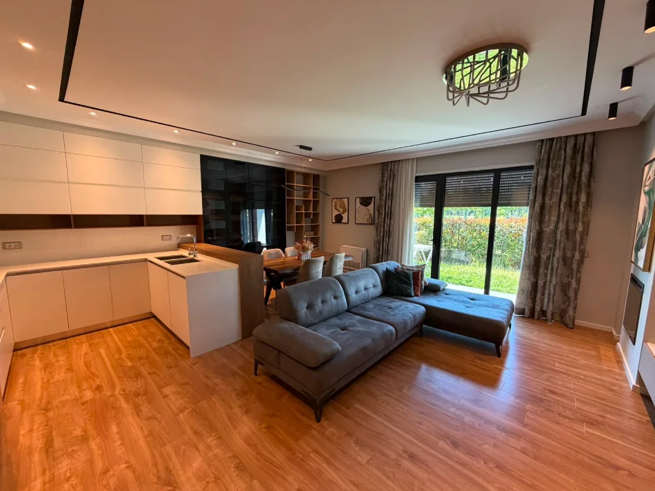 Tirane, shitet apartament 2+1 Kati 0, 400.000 € 