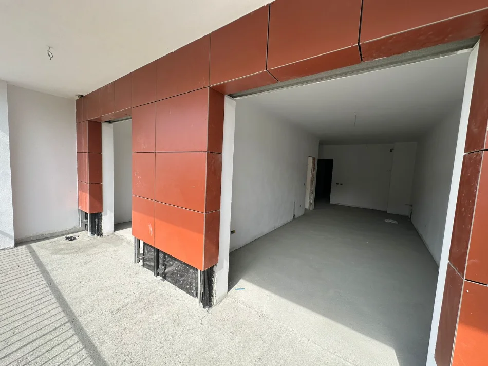 Tirane, shitet apartament 1+1+Ballkon Kati 4, 81 m² 97.560 € (Paskuqan)