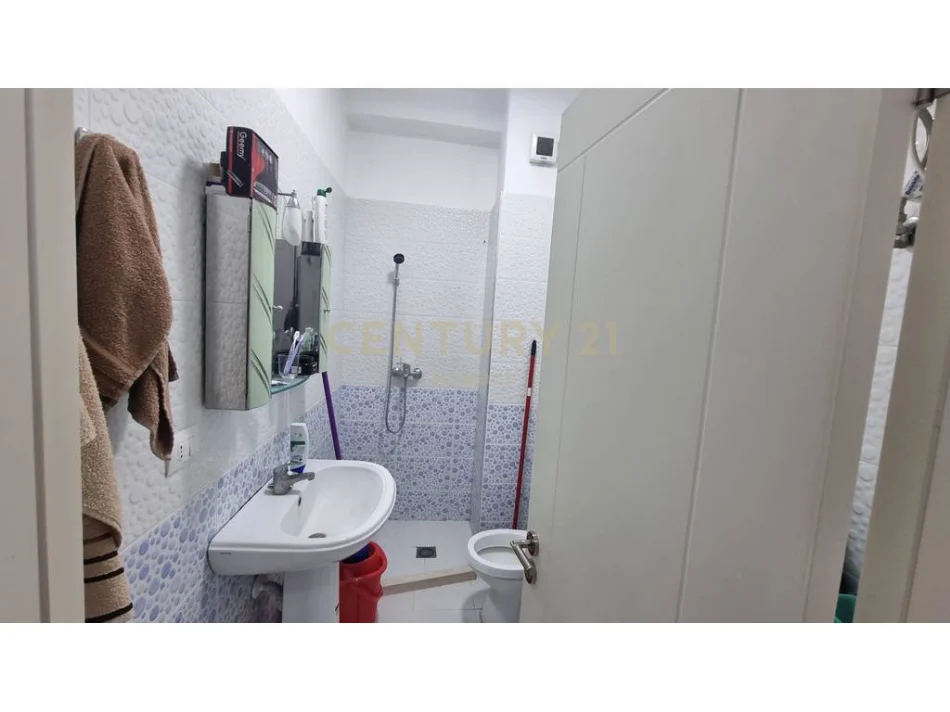 Tirane, jepet me qera apartament 1+1 Kati 1, 50 m² 450 € (ish UET)