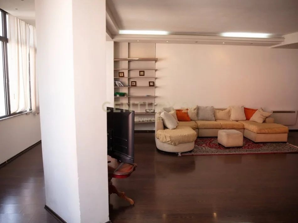 Tirane, shes apartament 2+1+Ballkon Kati 6, 114 m² 249.000 € (RRUGA RRAPO HEKALI)