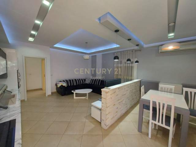 Tirane, jepet me qera apartament 1+1 Kati 3, 60 m² 350 Euro (5 Maj)
