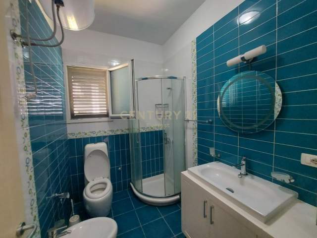 Tirane, jepet me qera apartament 1+1 Kati 3, 60 m² 350 Euro (5 Maj)