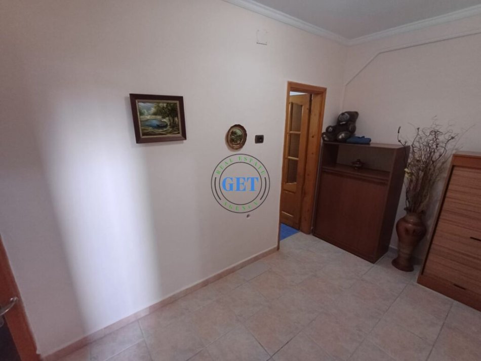 Durres, jepet me qera apartament 1+1+Ballkon Kati 2, 55 m² 280 € (Fusha e Reres, Durres)