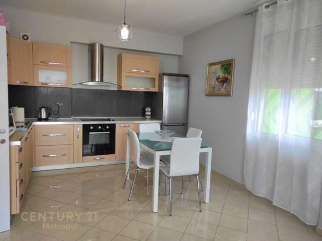 Tirane, jepet me qera apartament 2+1+A+BLK 125 m² 750 Euro (Rruga Brigada e VIII)