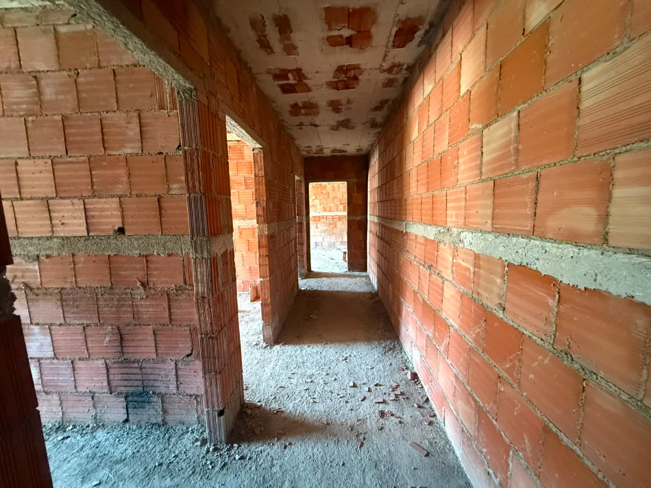 Tirane, shitet apartament 2+1+Ballkon Kati 1, 117 m² 123.000 € (Rruga Lidhja e Prizrenit)