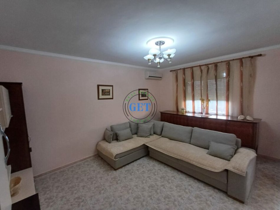 Durres, jepet me qera apartament 1+1+Ballkon Kati 2, 55 m² 280 € (Fusha e Reres, Durres)