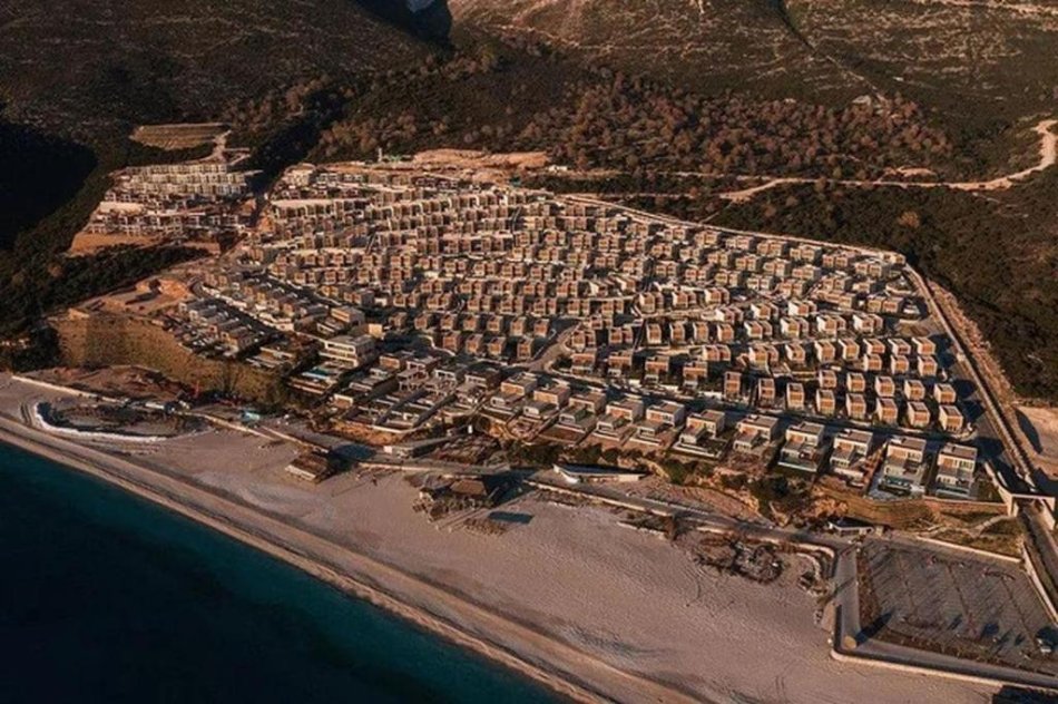 Shqiperi, shitet Vile 2 Katshe , 160 m² (palase)