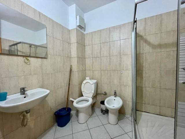 Tirane, jepet me qera apartament 3+1 Kati 3, 135 m² 390 Euro (Kodra e Diellit)