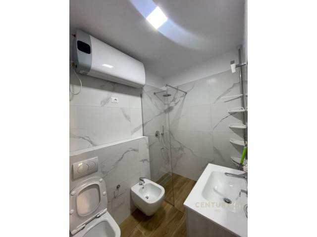 Tirane, jepet me qera apartament 1+1 Kati 2, 68 m² 500 Euro