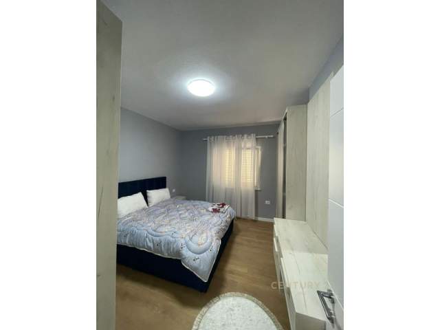 Tirane, jepet me qera apartament 1+1 Kati 2, 68 m² 500 Euro