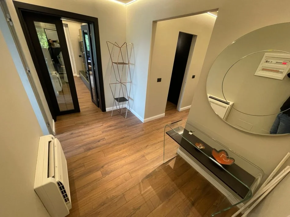 Tirane, jepet me qera apartament 3+1+Aneks+Ballkon Kati 1, 160 m² 2.350 € (Long Hill , TEG)