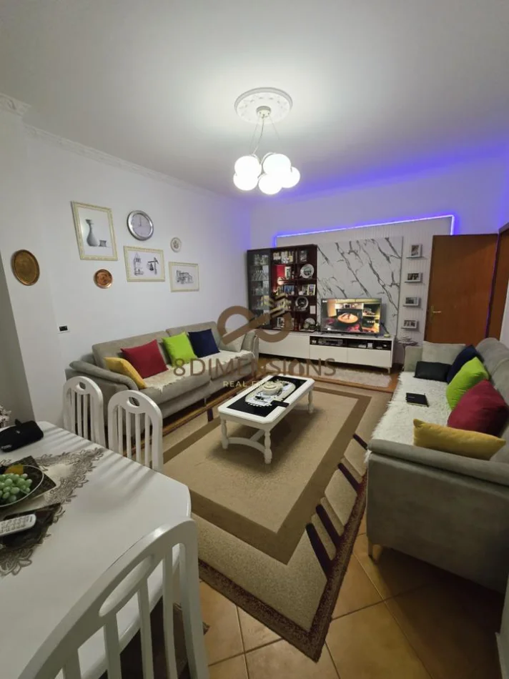 Tirane, shitet apartament 2+1+Ballkon Kati 1, 92 m² 250.000 € (5 maji)