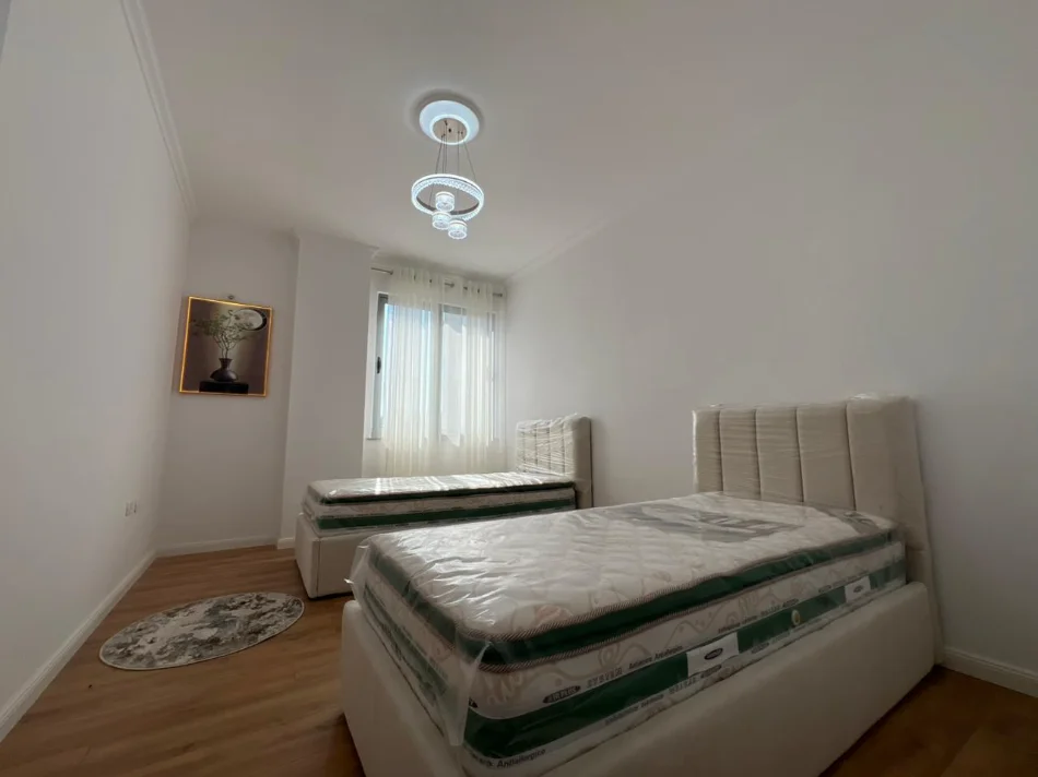 Tirane, shitet apartament 2+1+Ballkon Kati 3, 90 m² 158.000 € (Rruga Besim Alla)