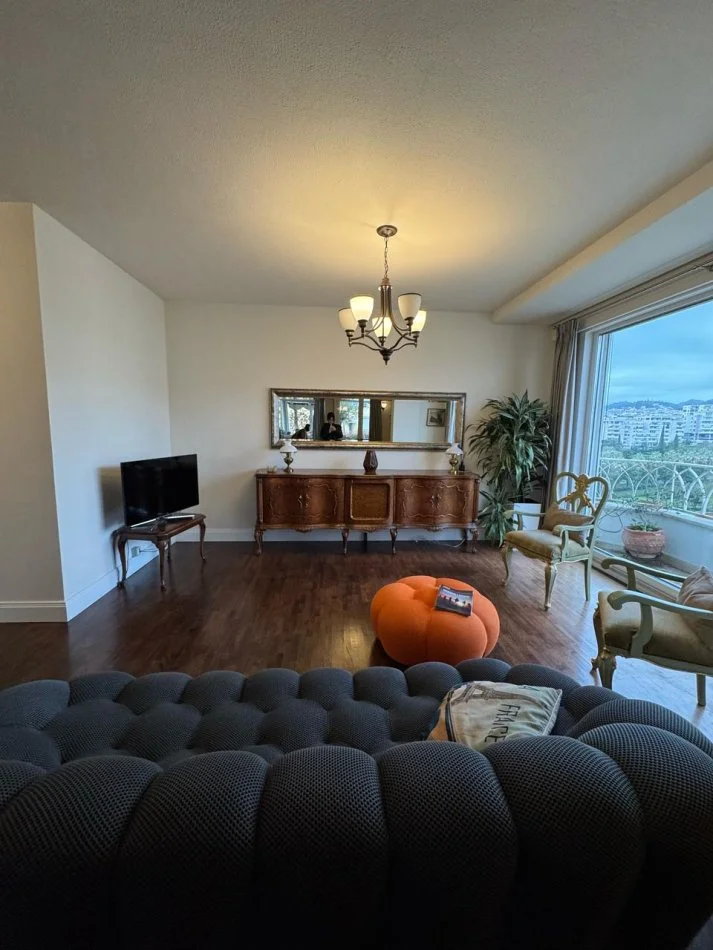 Tirane, jepet me qera apartament 2+1 Kati 9, 140 m² 1.000 € (komuna e parisit)