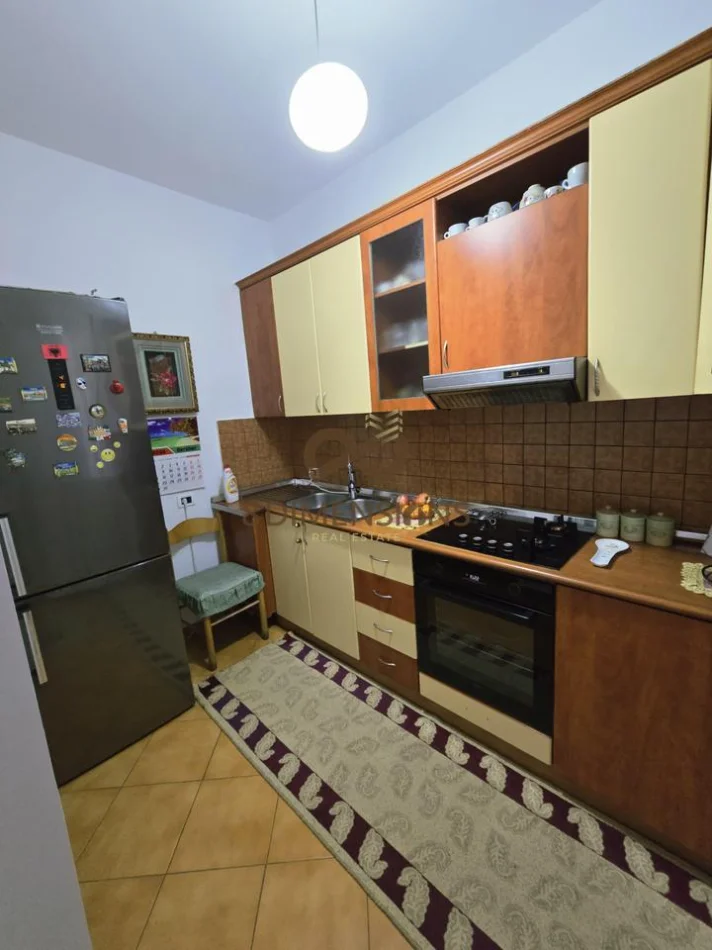Tirane, shitet apartament 2+1+Ballkon Kati 1, 92 m² 250.000 € (5 maji)