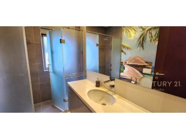 Tirane, jepet me qera apartament 2+1+BLK Kati 3, 95 m² 950 Euro (Tek Parku Olimpik)