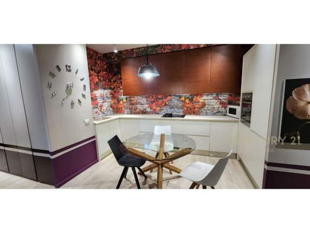 Tirane, jepet me qera apartament 2+1+BLK Kati 3, 95 m² 950 Euro (Tek Parku Olimpik)