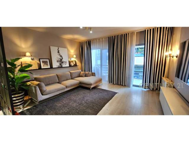Tirane, jepet me qera apartament 2+1+BLK Kati 3, 95 m² 950 Euro (Tek Parku Olimpik)
