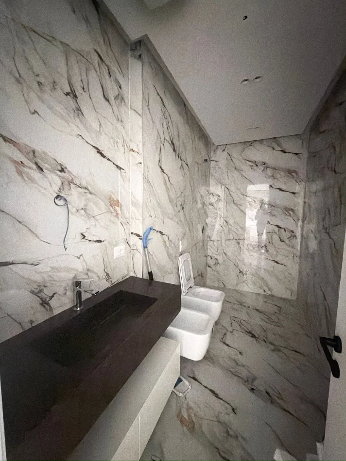 Tirane, jepet me qera apartament Vile 2 Katshe , 4.500 € 