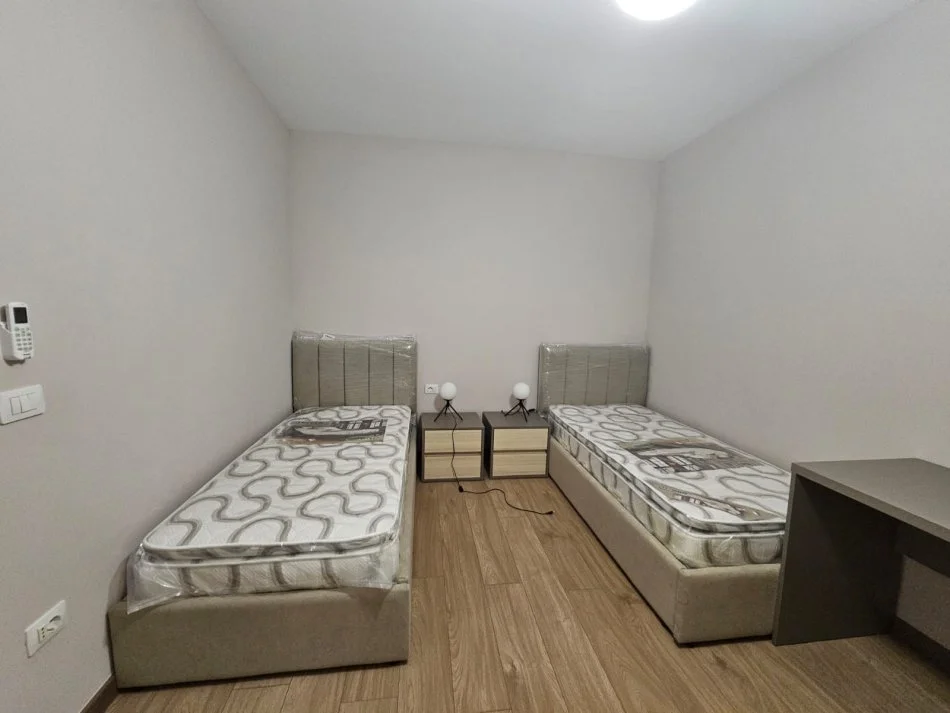 Tirane, jepet me qera apartament Dublex Kati 3, 153 m² 950 € 