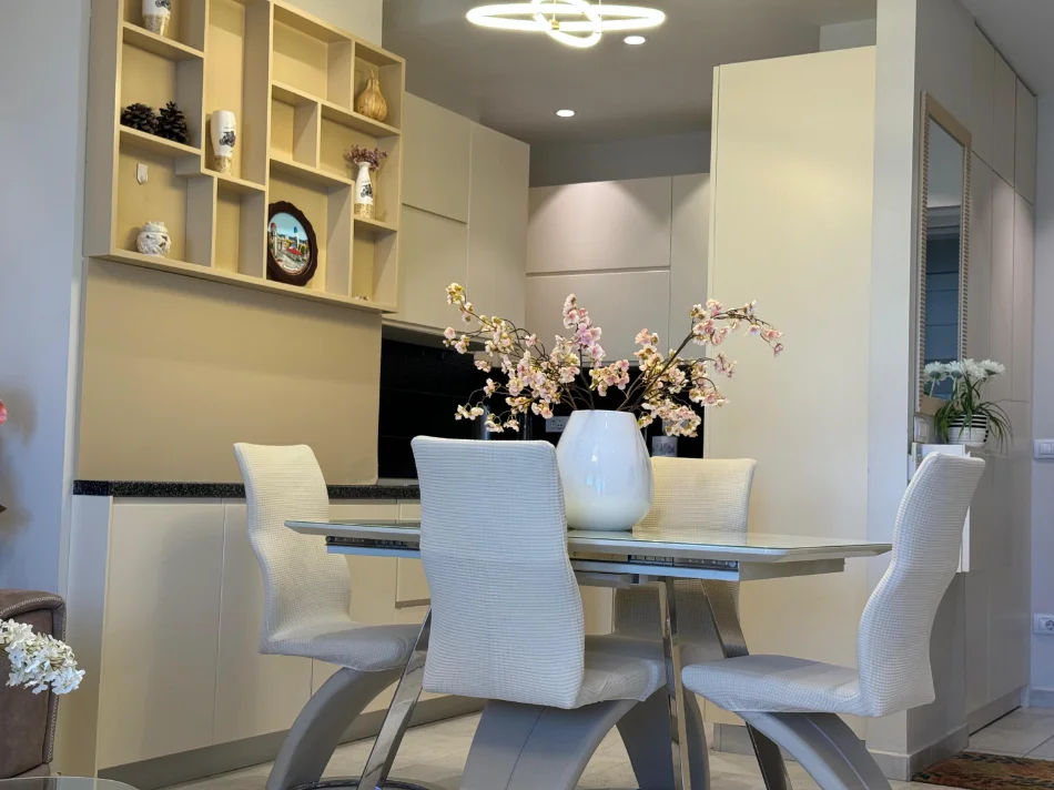 Tirane, shitet apartament 2+1 , 128 m² (air albania)