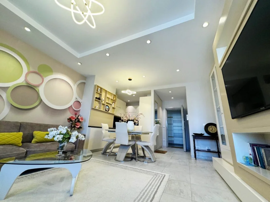 Tirane, shitet apartament 2+1 , 128 m² (air albania)