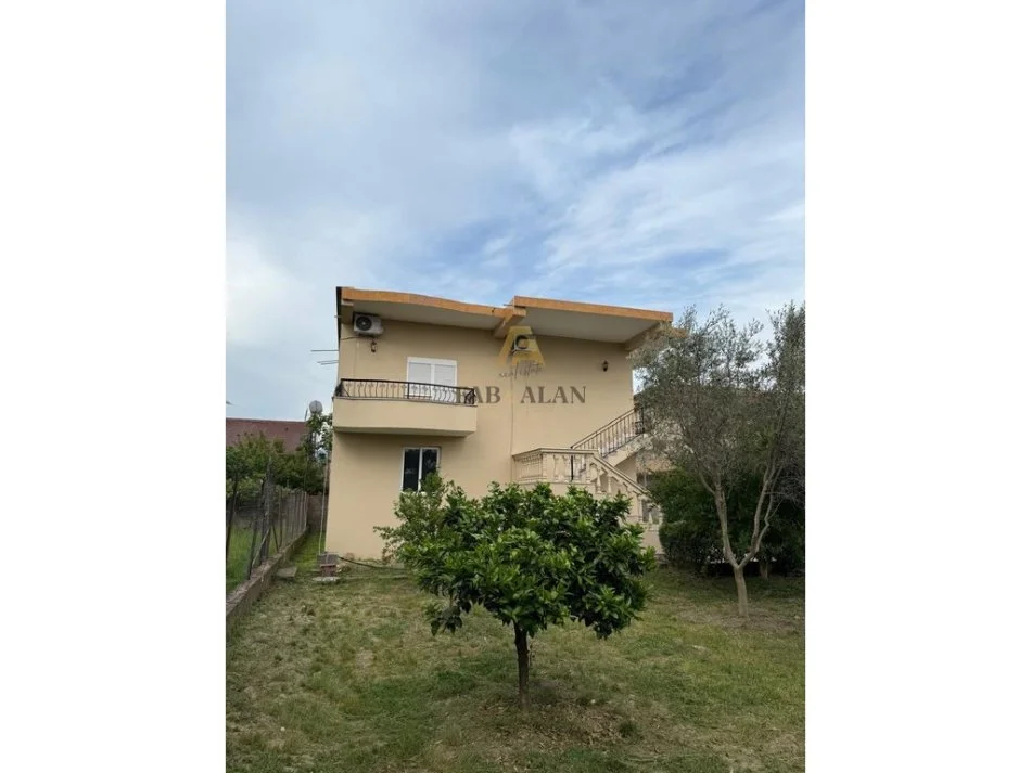 Tirane, shitet Vile 2 Katshe , 235 m² 180.000 € (Kamez)