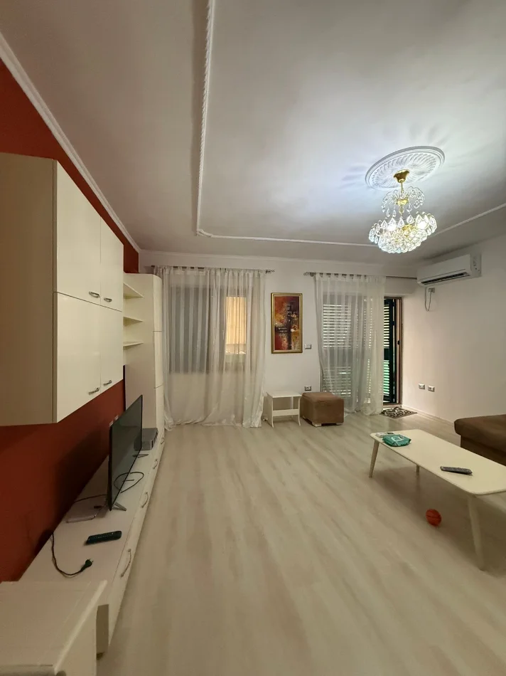 Tirane, jepet me qera apartament 2+1 Kati 2, 90 m² 600 € (Myslym Shyri)