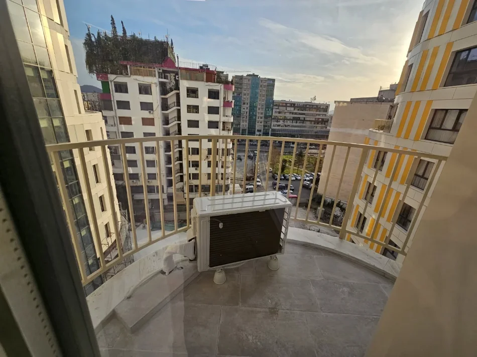 Tirane, jepet me qera apartament 1+1 Kati 6, 750 € (ZOGU I ZI)