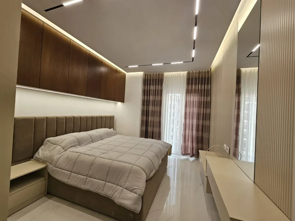 Tirane, jepet me qera apartament 1+1 Kati 6, 750 € (ZOGU I ZI)