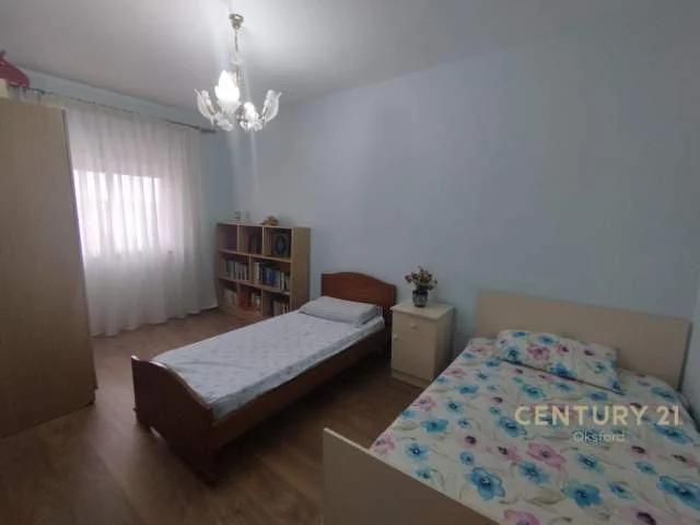 Tirane, jepet me qera apartament 2+1+A+BLK Kati 5, 115 m² 500  (mine peza)