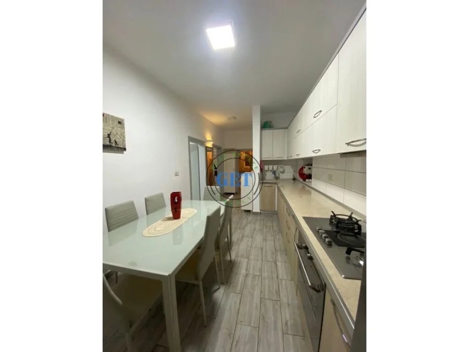 Durres, shitet apartament 1+1 Kati 2, 70 m² ,2300 euro m2(Bulevardi)