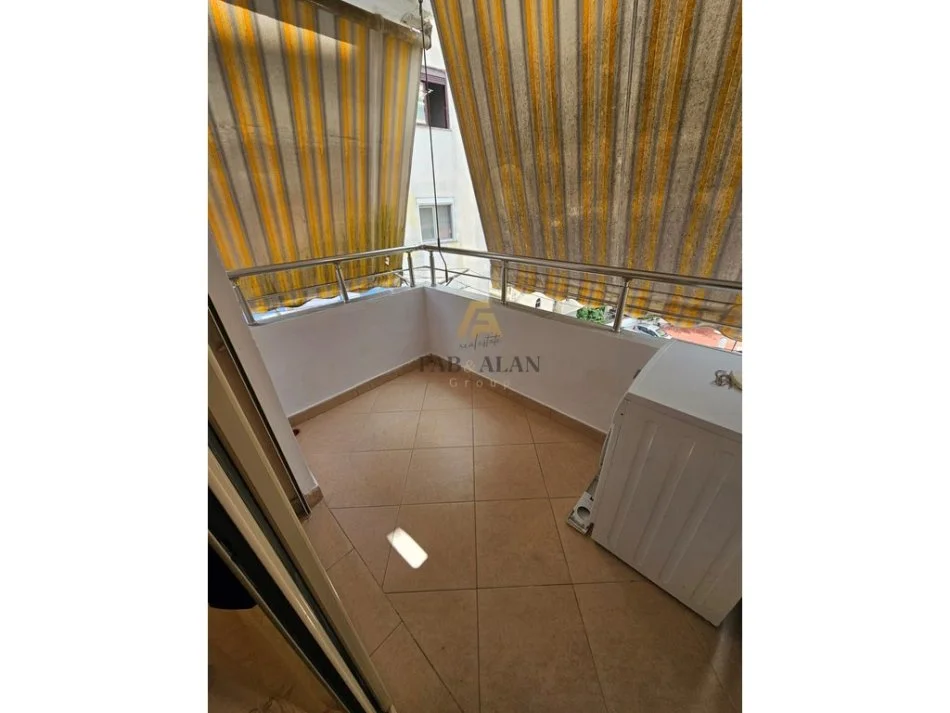 Tirane, shitet apartament 2+1 Kati 4, 103 m² 120.000 € (Fresku, Ana Market)