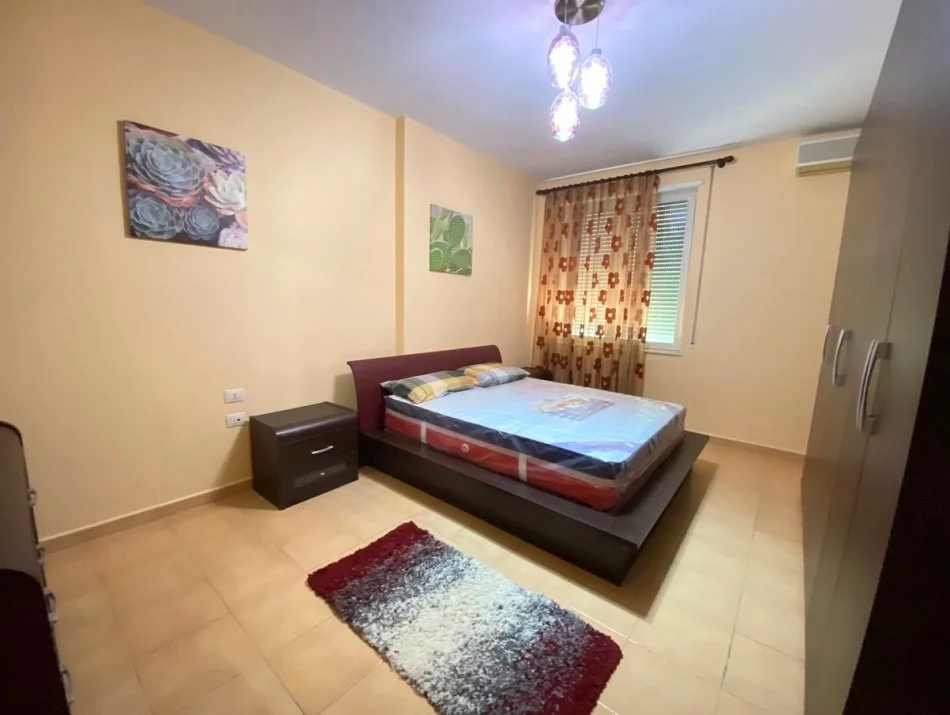 Tirane, jap me qera apartament 2+1+Ballkon Kati 2, 110 m² 85.000 € (Rruga Mustafa Matohiti, prane RTSH)