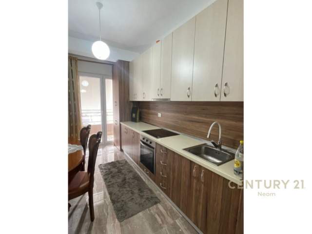Tirane, jepet me qera apartament 1+1+A+BLK Kati 3, 95 m² 550