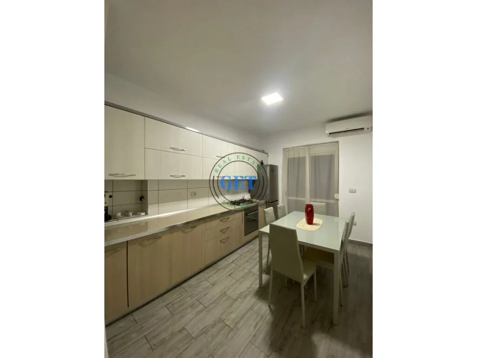 Durres, shitet apartament 1+1 Kati 2, 70 m² ,2300 euro m2(Bulevardi)