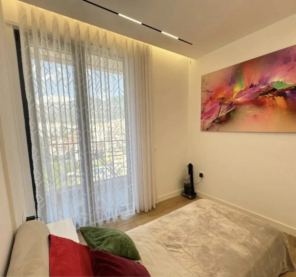 Tirane, shes apartament 3+1+Aneks+Ballkon Kati 8, 156 m² (Porcelan)