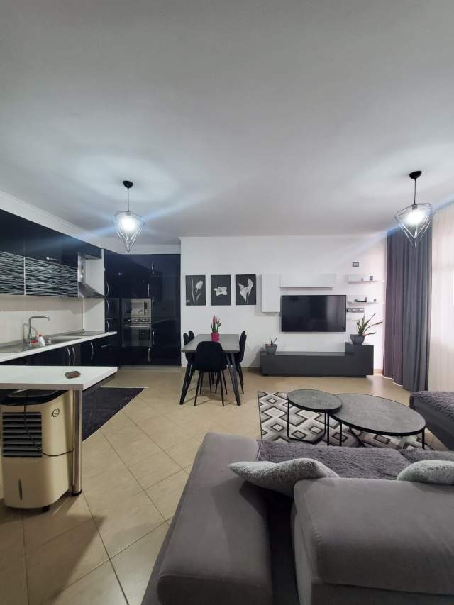 Tirane, jepet me qera apartament 2+1 Kati 4, 85 m² 350 Euro (ALF36387)