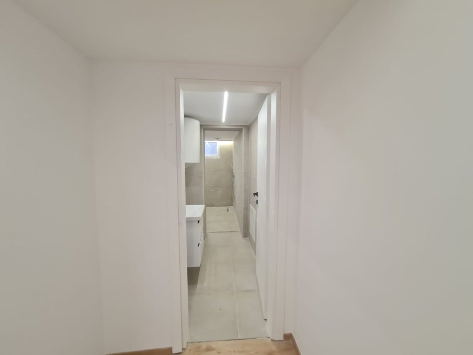 Tirane, jepet me qera zyre Kati 2, 107 m² 1.800 € (Blloku)