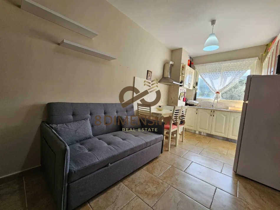 Tirane, jepet me qera apartament 1+1+Ballkon Kati 2, 45 m² 400 € (kodra e diellit)