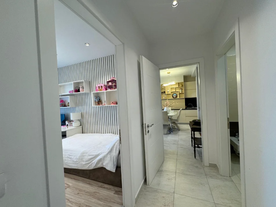 Tirane, shitet apartament 2+1 , 128 m² (air albania)