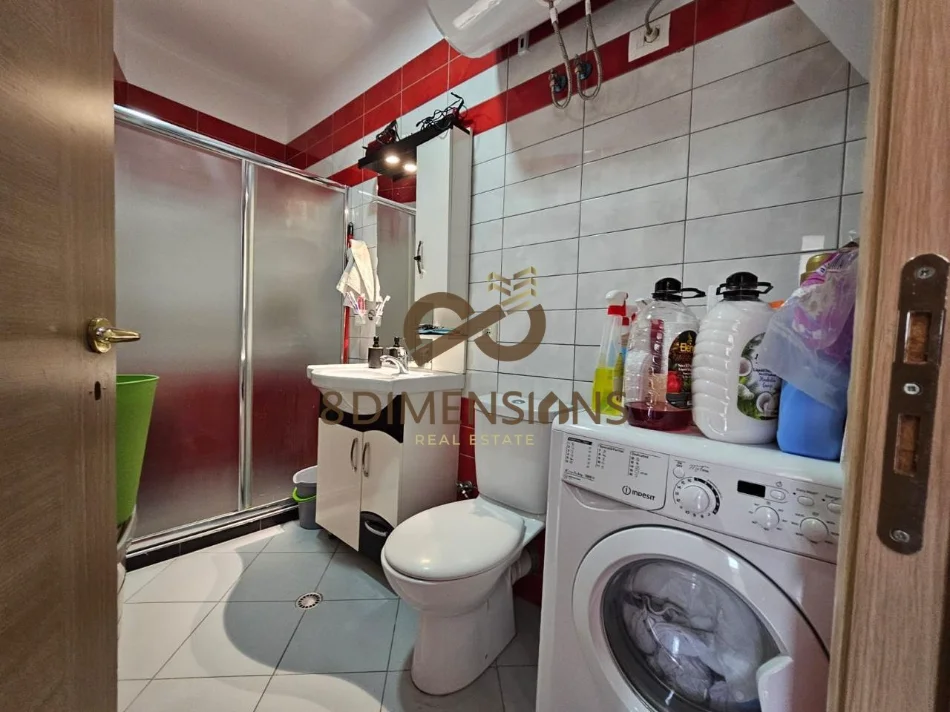 Tirane, jepet me qera apartament 1+1+Ballkon Kati 2, 45 m² 400 € (kodra e diellit)
