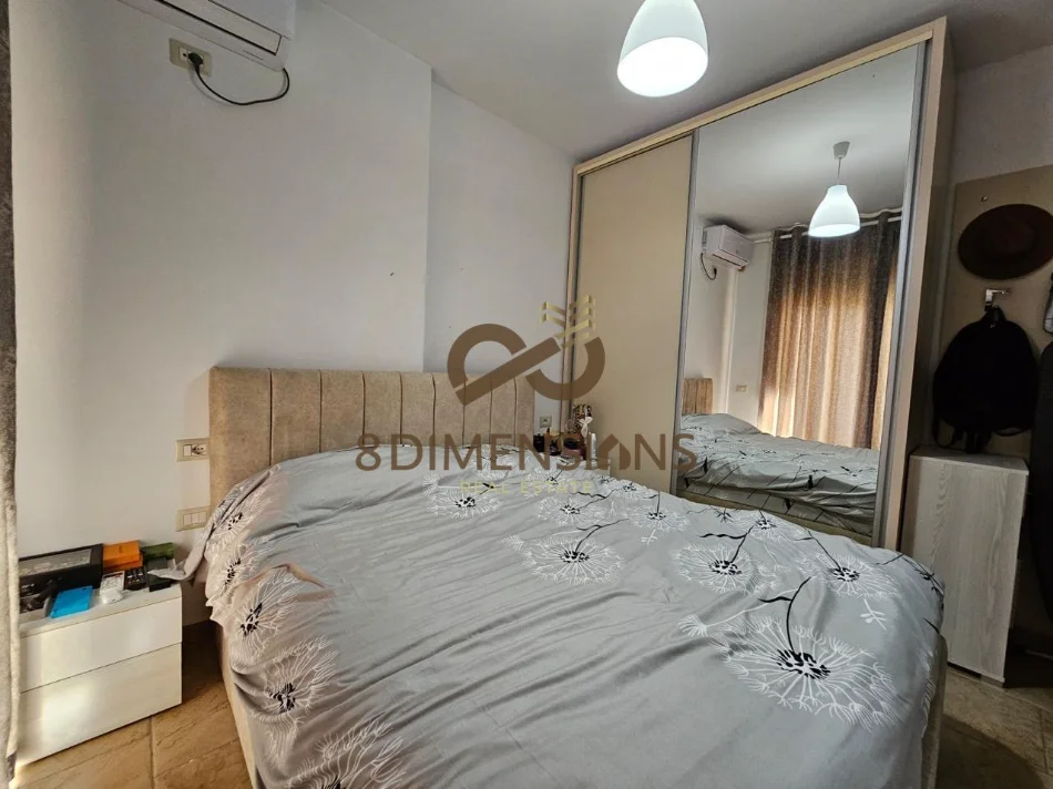 Tirane, jepet me qera apartament 1+1+Ballkon Kati 2, 45 m² 400 € (kodra e diellit)