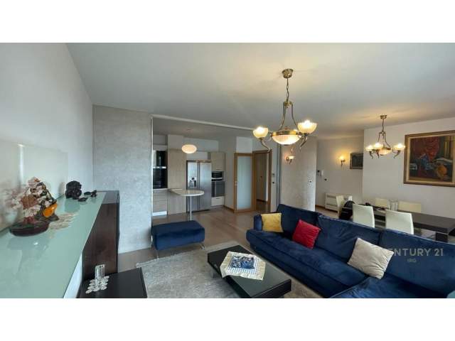 Tirane, jepet me qera apartament 3+1+BLK Kati 4, 146 m² 2.100 Euro (Nobis, Liqeni i Tiranes)