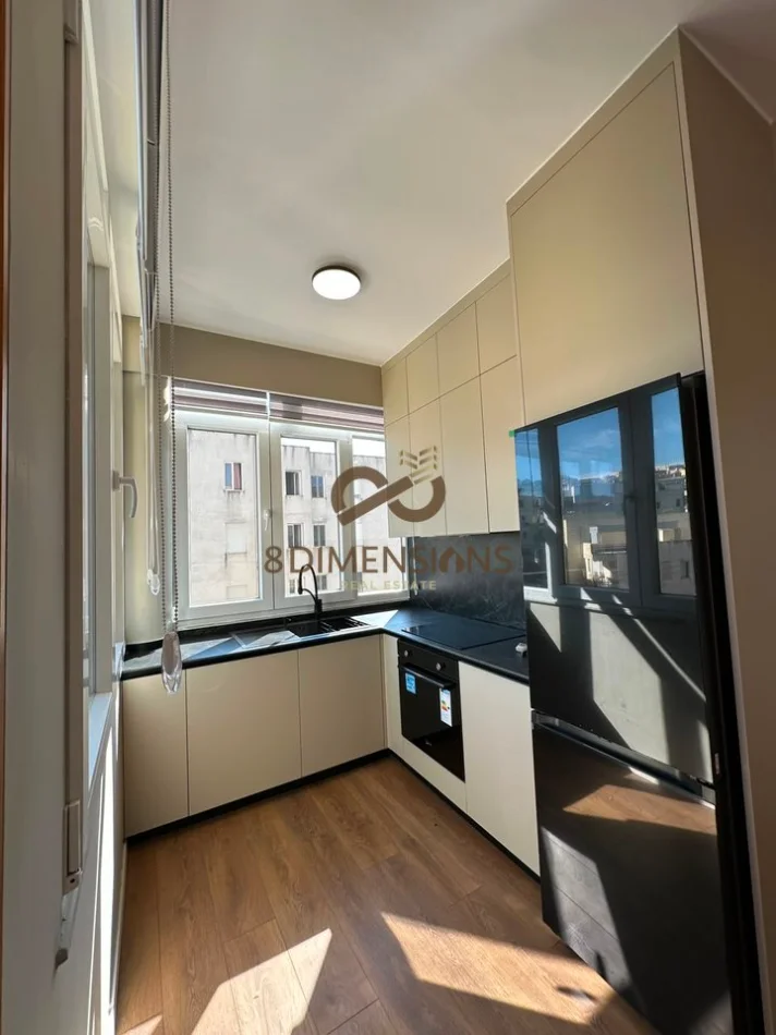 Tirane, jepet me qera apartament 2+1+Ballkon Kati 5, 100 m² 900 € (kopshti zoologjik)