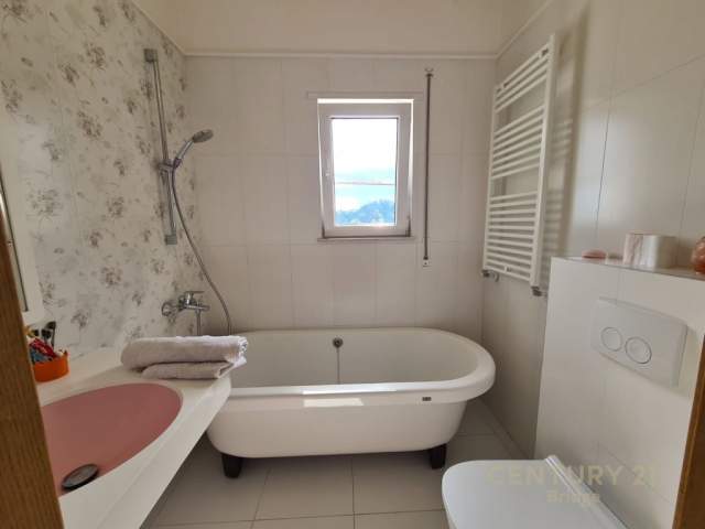 Tirane, jepet me qera apartament duplex 3+1+BLK Kati 0, 210 m² 1.500 Euro (Rezidenca Kodra e Diellit 1)